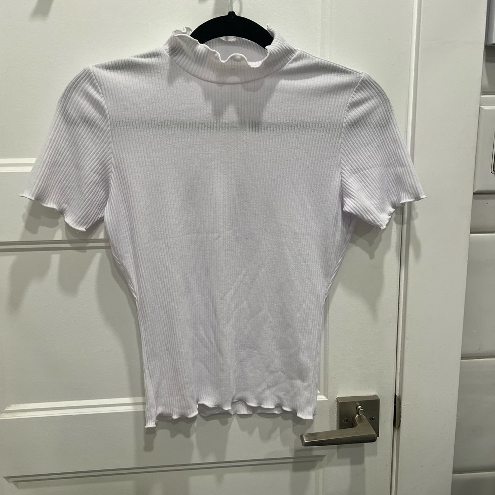 white lettuce trim short sleeve mock neck